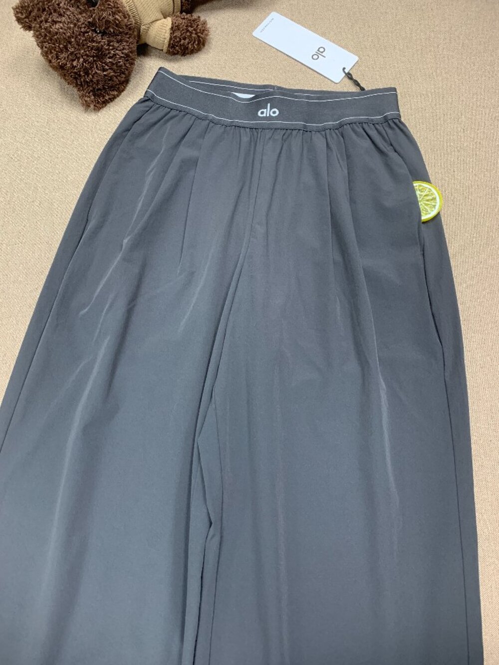 🦝ALO Yoga Dark Gray Suit Up Trouser🤳NWT Work Casual 30" Inseam - Picture 6 of 10